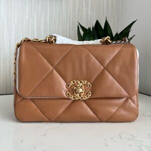 BNIB Caramel Chanel 19